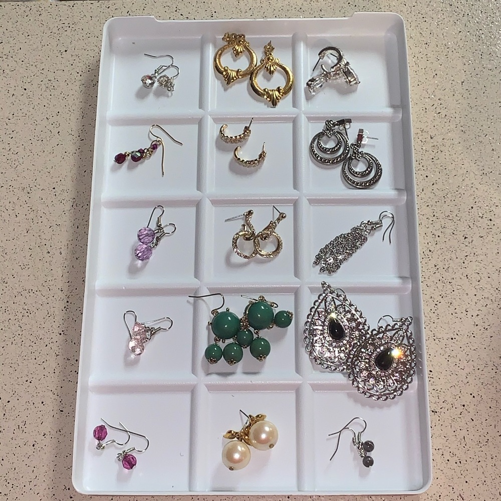 SHE-SALE: Featured $5.00 Earrings (Assorted)